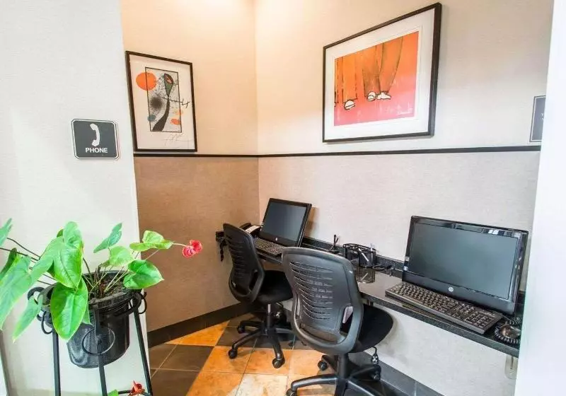 호텔 Maingate Garden Inn