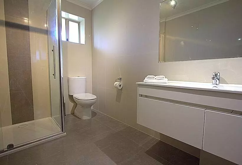 モーテル Blue Whale Motor Inn & Apartments