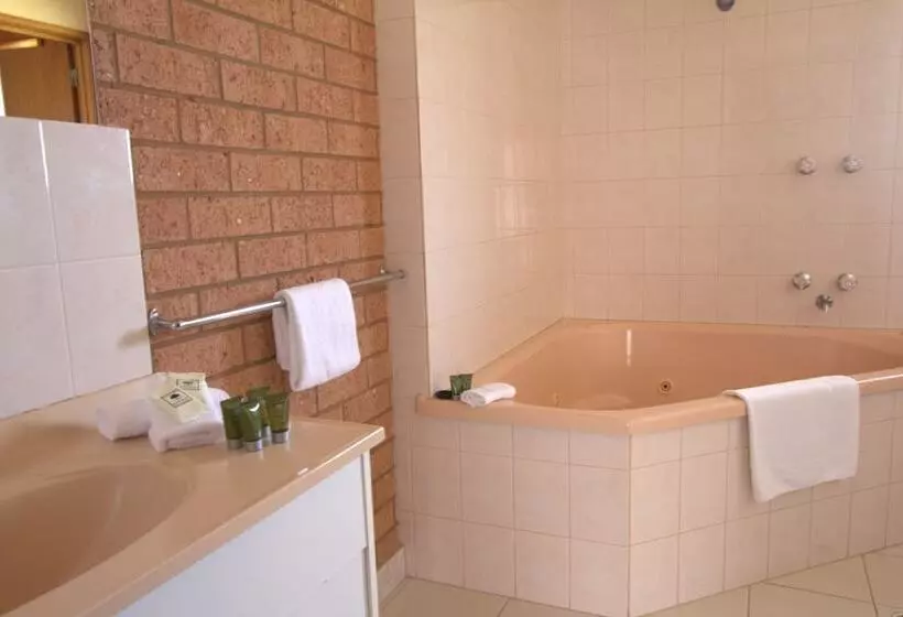 モーテル Blue Whale Motor Inn & Apartments