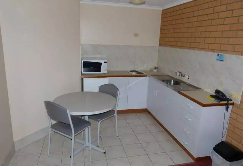 モーテル Blue Whale Motor Inn & Apartments