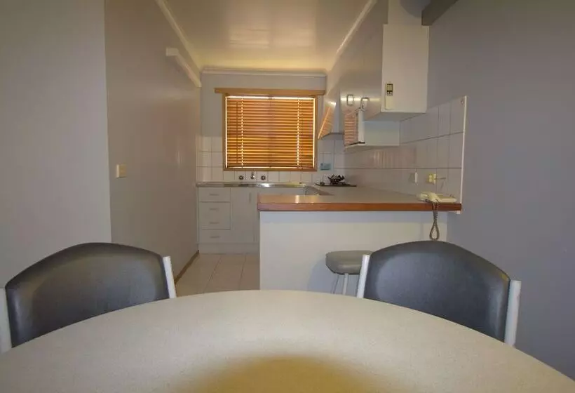 モーテル Blue Whale Motor Inn & Apartments