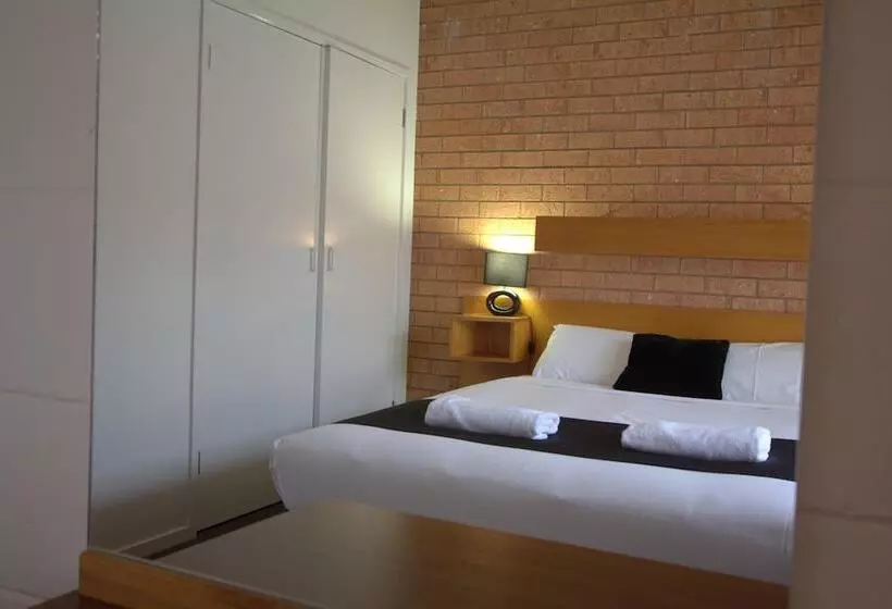 モーテル Blue Whale Motor Inn & Apartments