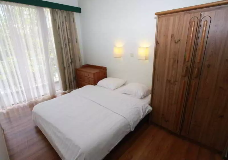 New Continental Business Flats