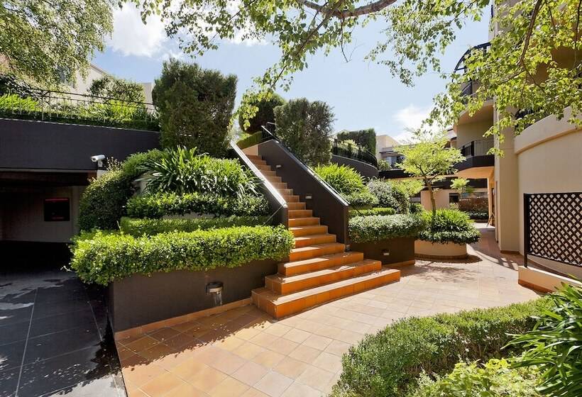 Astra Apartments The Griffin