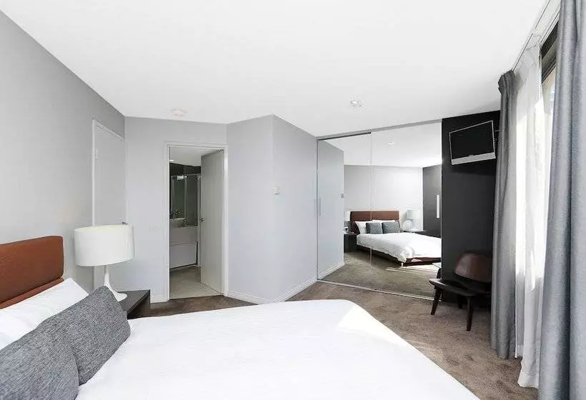 Astra Apartments   The Griffin