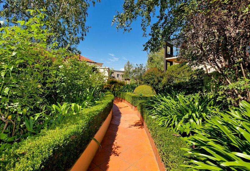 Astra Apartments The Griffin