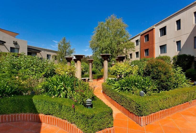 Astra Apartments The Griffin