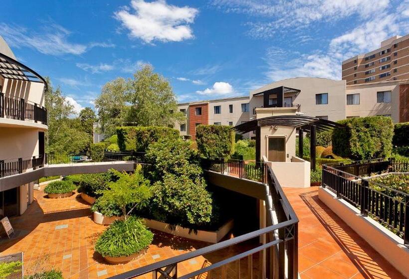 Astra Apartments The Griffin