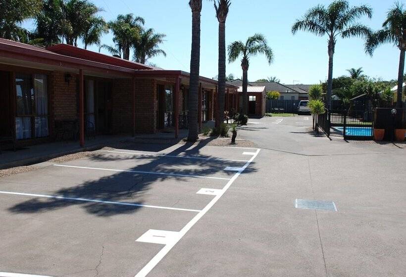 Cunningham Shore Motel