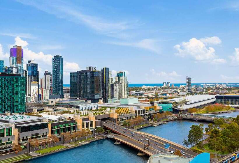 Hotel Clarion Suites Gateway