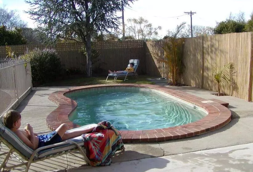 酒店 Country Home Motor Inn