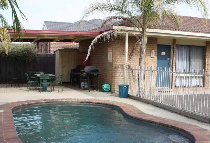 酒店 Country Home Motor Inn