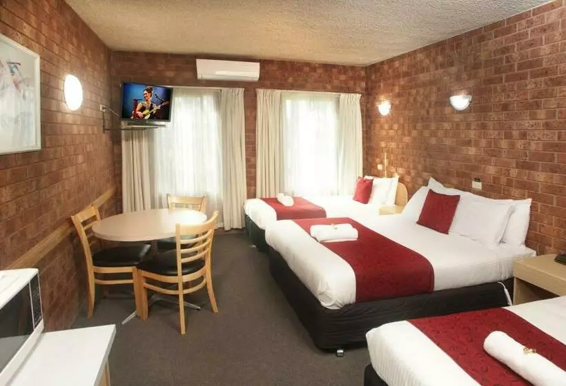 בית מלון כפרי Courtyard Motor Inn