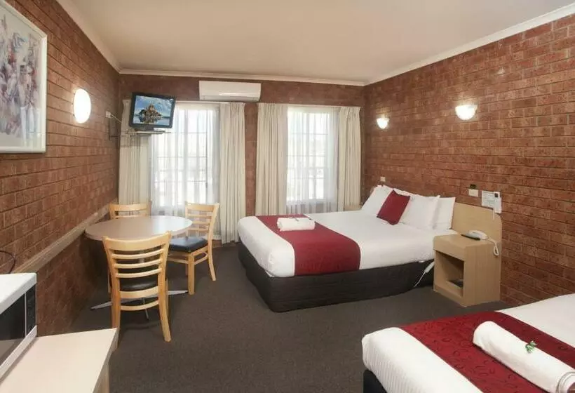 בית מלון כפרי Courtyard Motor Inn