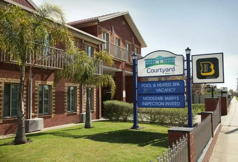 בית מלון כפרי Courtyard Motor Inn