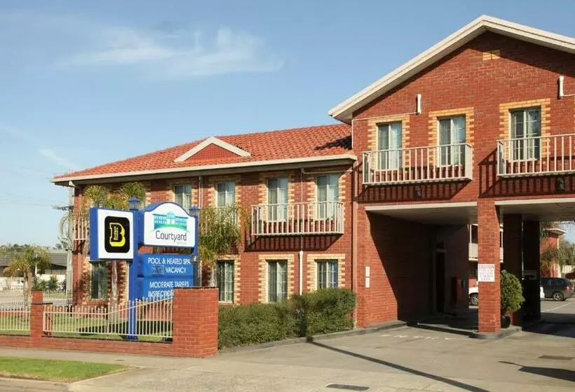 בית מלון כפרי Courtyard Motor Inn