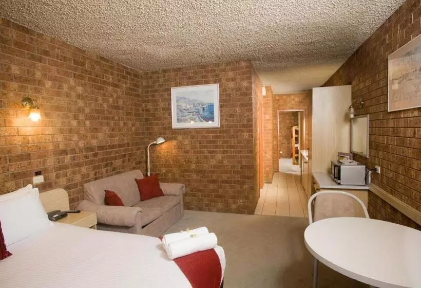 בית מלון כפרי Courtyard Motor Inn