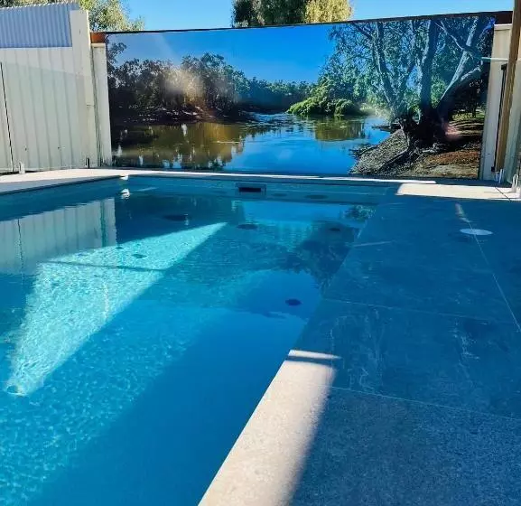 酒店 Golden River Motor Inn