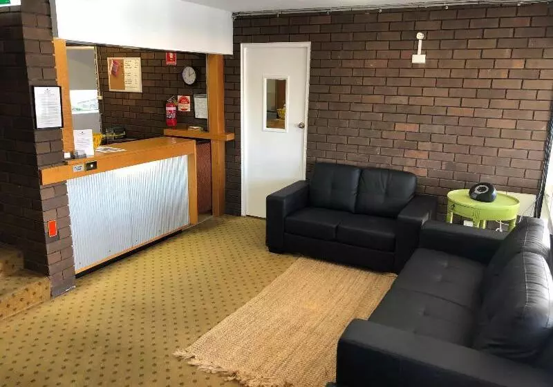 Отель Matador Motor Inn