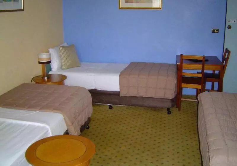 Отель Matador Motor Inn