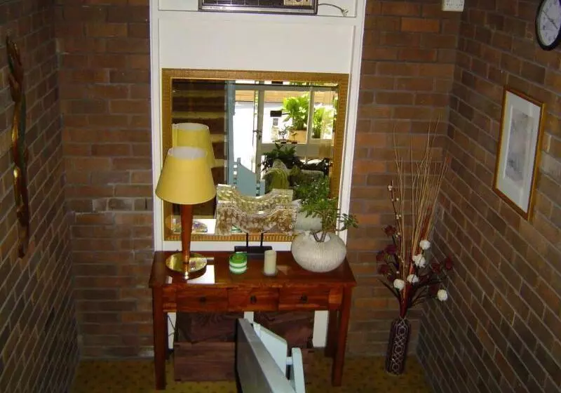 Отель Matador Motor Inn