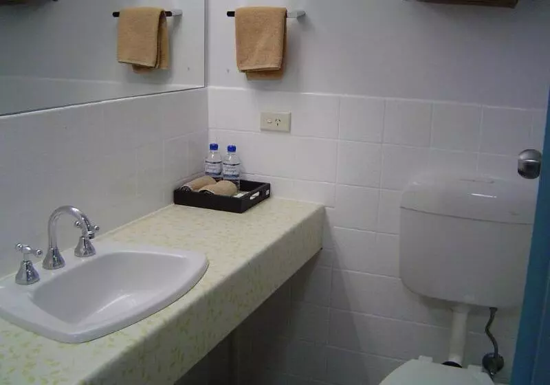 Отель Matador Motor Inn