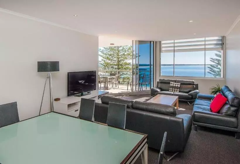 فندق Sandcastle Apartments