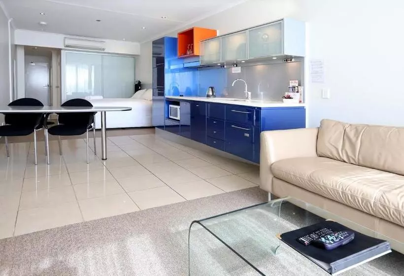 فندق Sandcastle Apartments