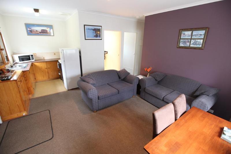 בית מלון כפרי The Fox And Hounds Historic