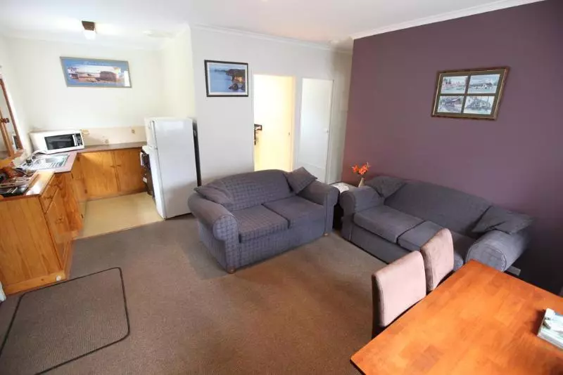 Отель The Fox And Hounds Historic