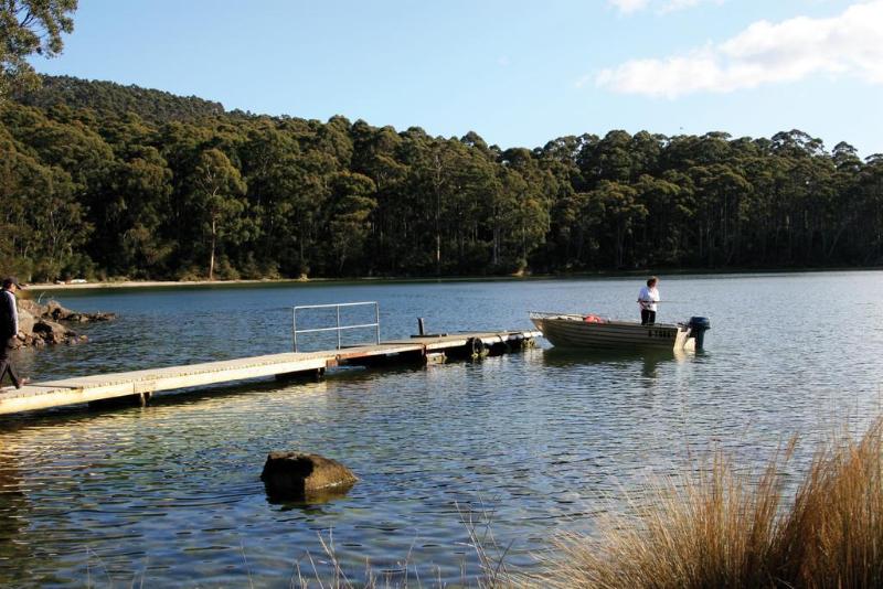 בית מלון כפרי The Fox And Hounds Historic