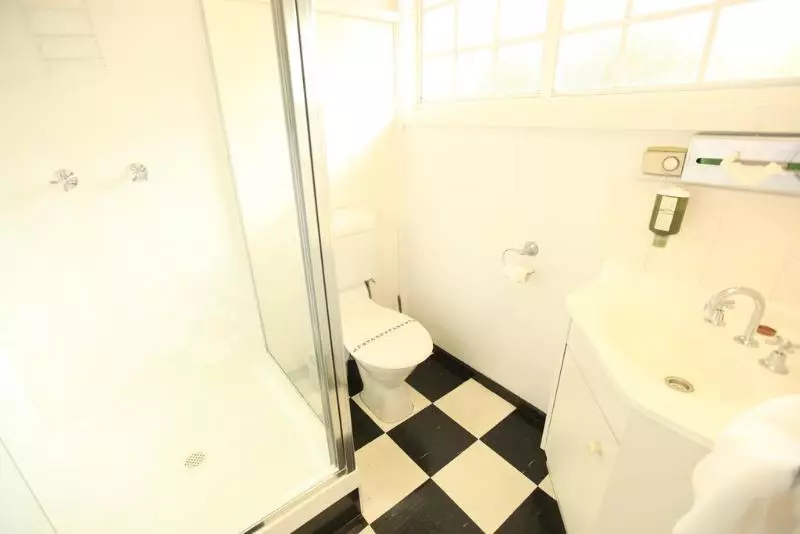 Отель The Fox And Hounds Historic