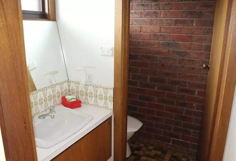 Kardinia Park Motel