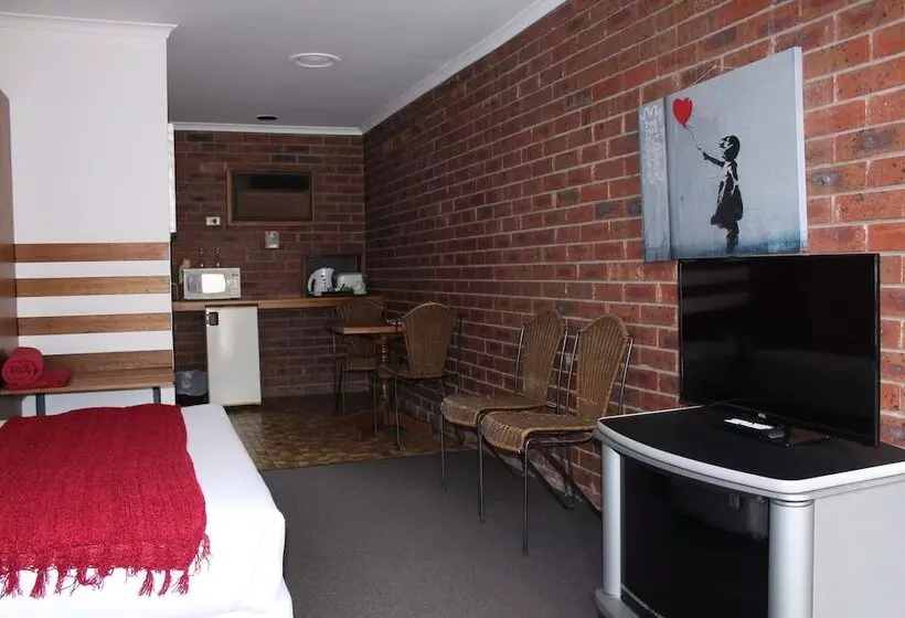 Kardinia Park Motel