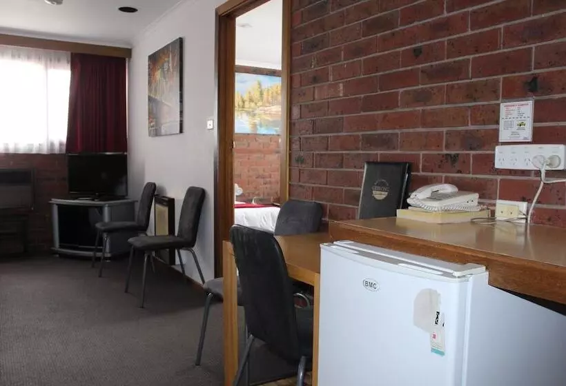 Kardinia Park Motel