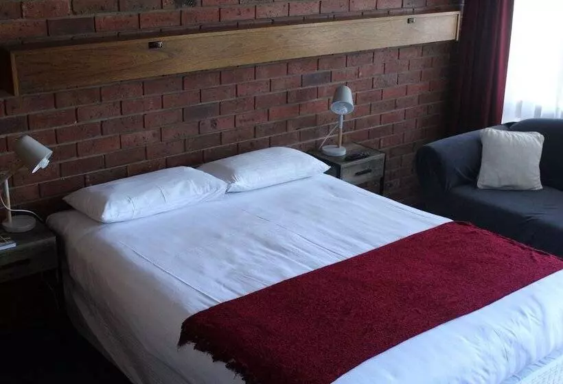 Kardinia Park Motel