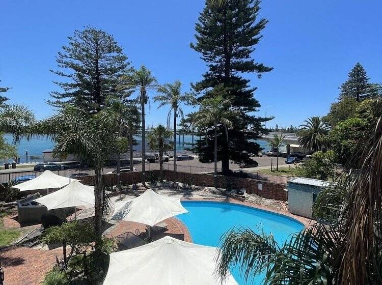 منتجع El Lago Waters