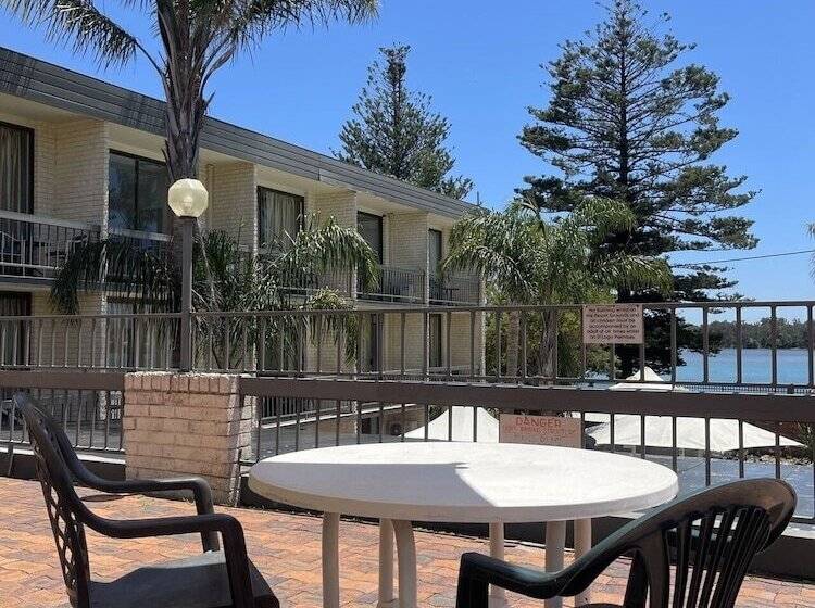 منتجع El Lago Waters