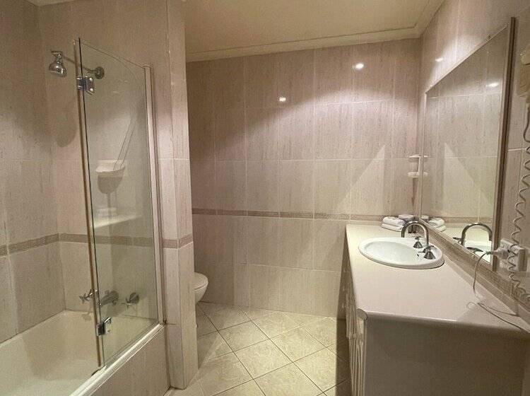 منتجع El Lago Waters