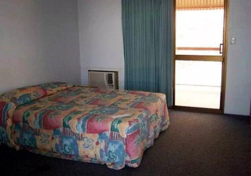 渡假胜地  Heavitree Gap Outback Lodge