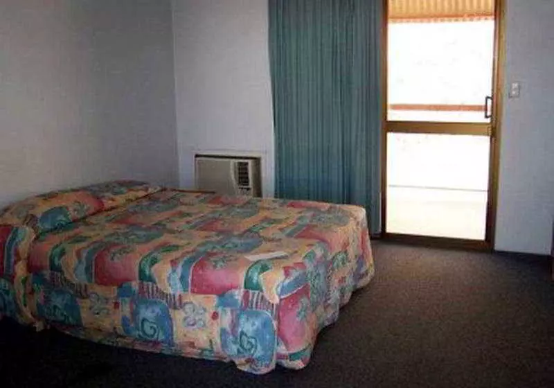 渡假胜地  Heavitree Gap Outback Lodge