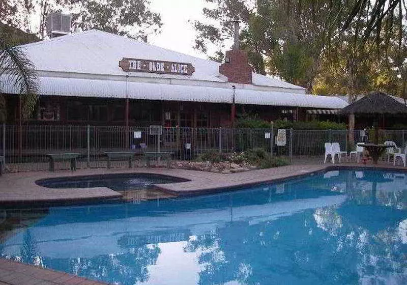 渡假胜地  Heavitree Gap Outback Lodge