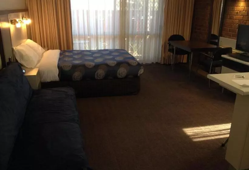 The Central Hotel Motel Lakes Entrance