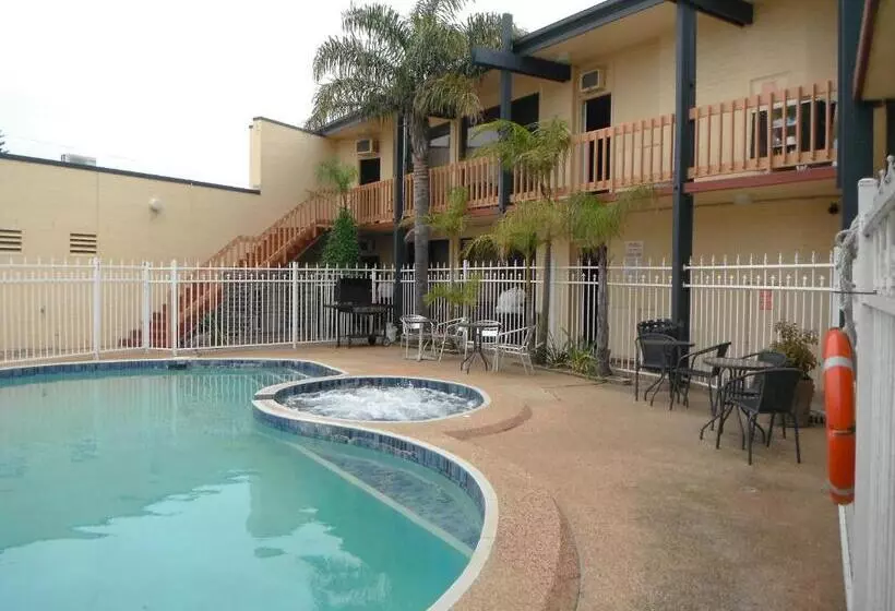 The Central Hotel Motel Lakes Entrance