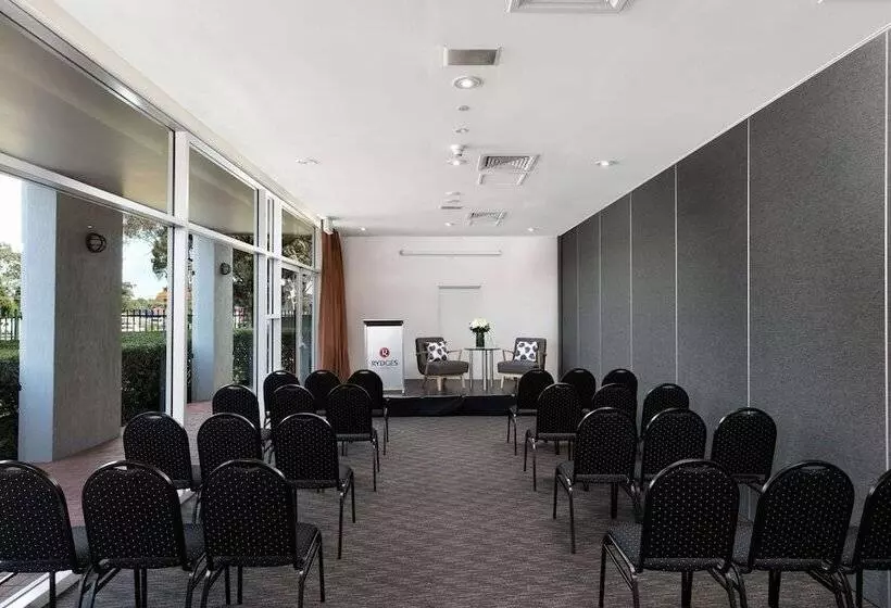 호텔 Rydges Bankstown