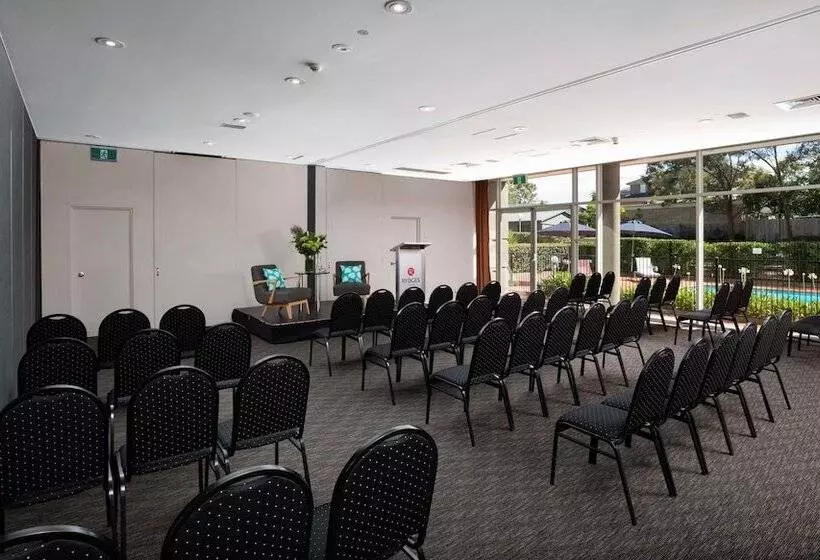 호텔 Rydges Bankstown
