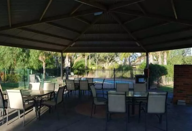 酒店 Sportslander Motor Inn