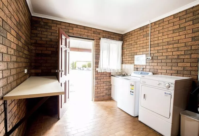 酒店 Sportslander Motor Inn