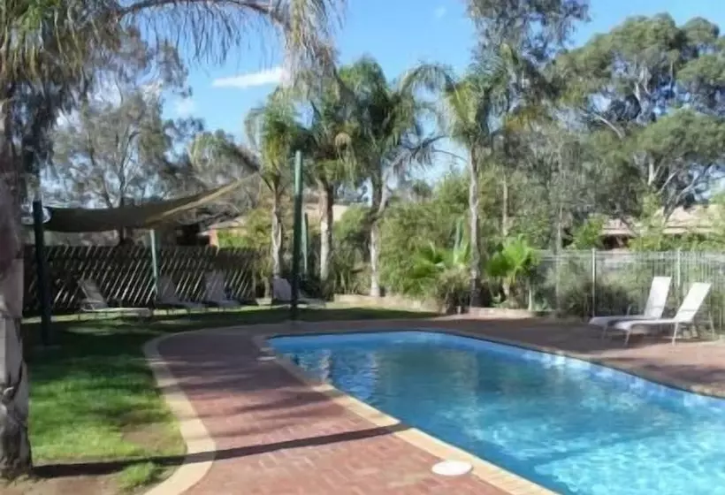 酒店 Sportslander Motor Inn