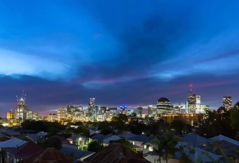 Отель The Wellington Apartment